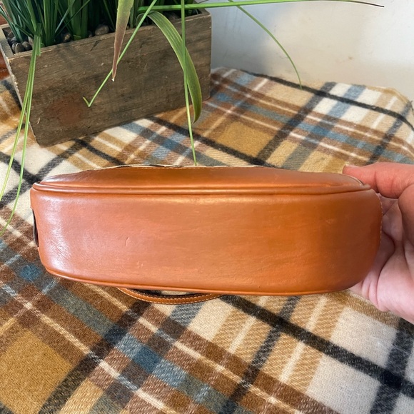 Coach Signature Brown and Tan Shoulder Bag - Picture 7 of 9